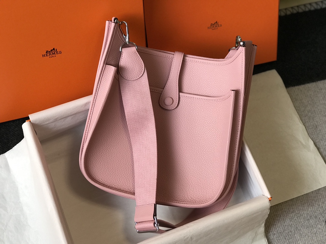 Hermes Evelyne III 29 PM Shoulder Bag In Pink Clemence Leather